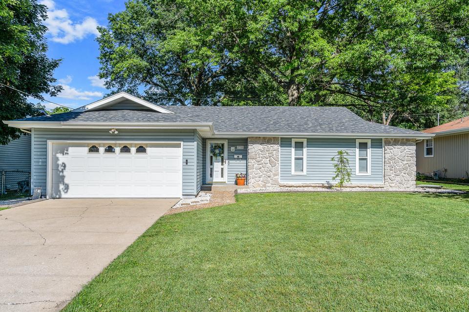 2350 S Kickapoo Ave, Springfield, MO 65804 31 Photos MLS 60193067 Movoto