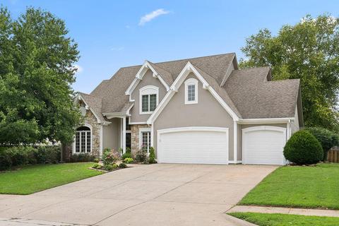 2040 E Nottingham St, Springfield, MO 65804 photo 1