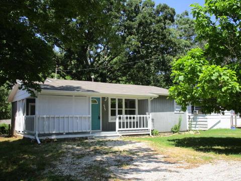 2727 N Kellett Ave, Springfield, MO 65803 photo 1