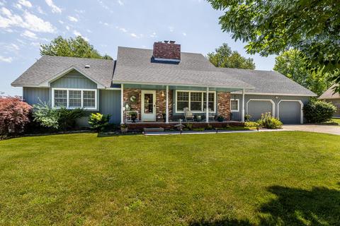 858 N Elm St, Marshfield, MO 65706 photo 1