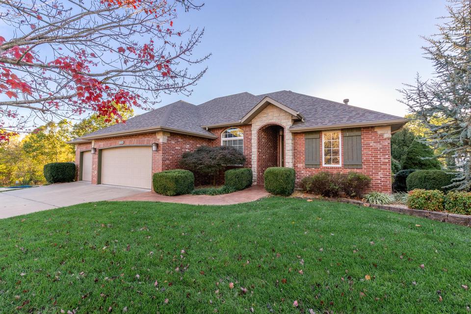 5857 S Dollison Ave, Springfield, MO 65810 49 Photos MLS 60204179