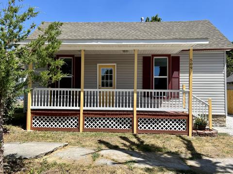 509 Walnut St, Carthage, MO 64836 photo 1