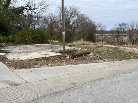221 N Broadway Ave, Springfield, MO 65806 photo 1