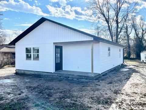 420 E Front St, Mountain Grove, MO 65711 photo 1