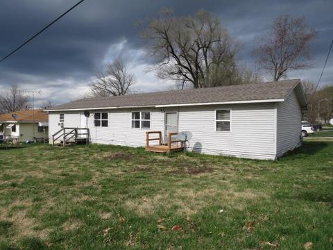 412 E Jordan St, Mansfield, MO 65704 photo 1