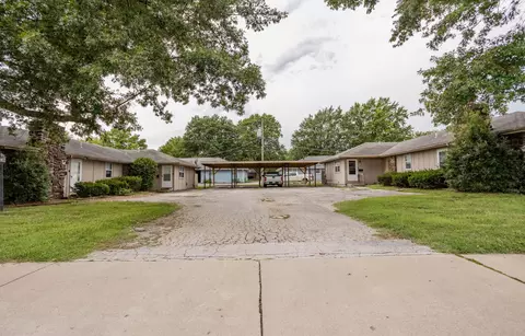 2045 S Ingram Mill Rd, Springfield, MO 65804 photo 1