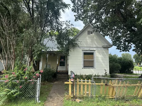 603 W Division St, Springfield, MO 65803 photo 1
