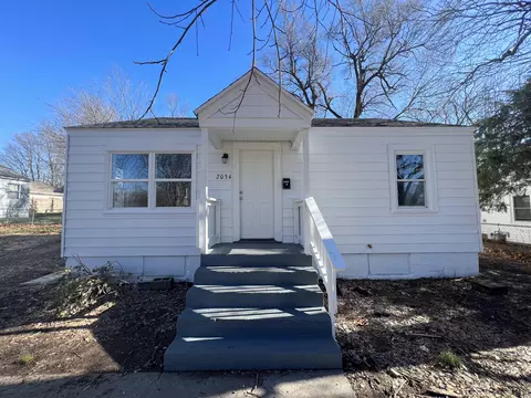 2034 N Fort Ave, Springfield, MO 65803 photo 1