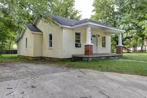 817 N Delaware Ave, Springfield, MO 65802 photo 1