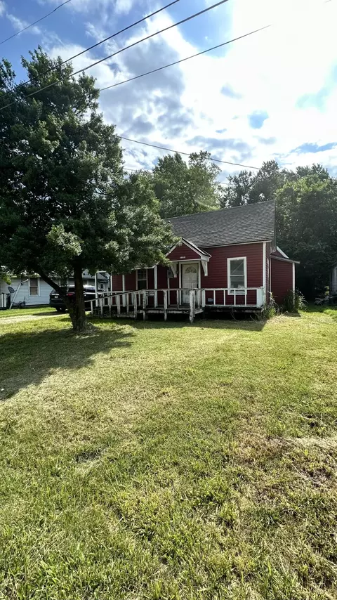 1010 N Dickerson Ave, Springfield, MO 65803 photo 1