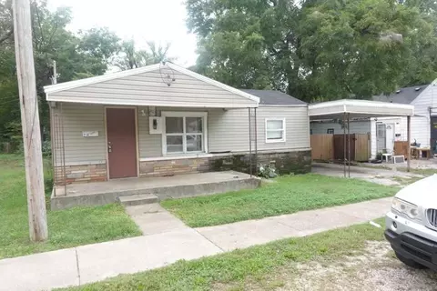 714 W Locust St, Springfield, MO 65803 photo 1