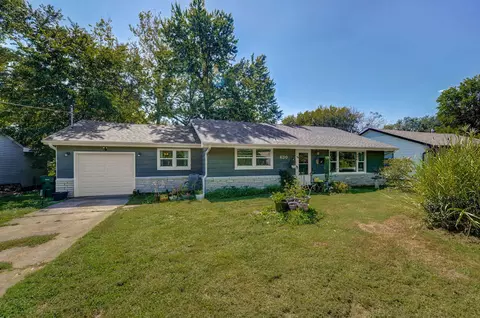 630 W Broadmoor St, Springfield, MO 65807 photo 1