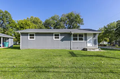 2209 W Calhoun St, Springfield, MO 65802 photo 1