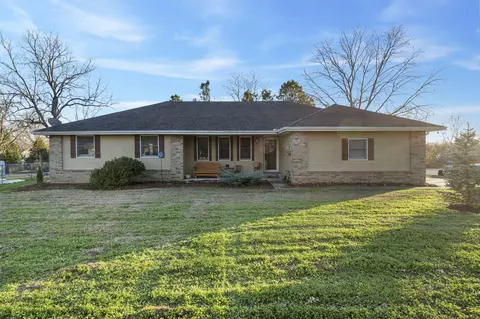 568 E Walnut Grove Cir, Nixa, MO 65714 photo 1