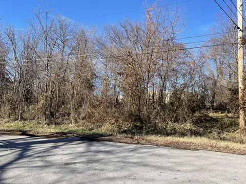 4403 W Maple St, Springfield, MO 65802 photo 1