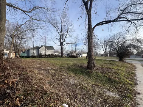 903 E Locust St, Springfield, MO 65803 photo 1