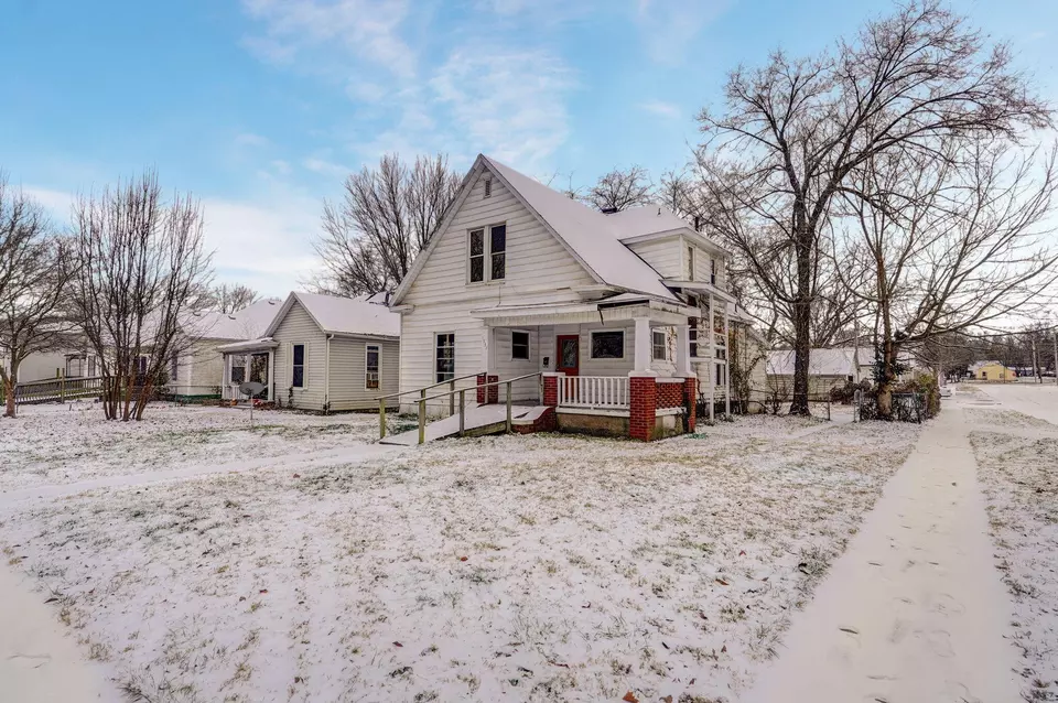 1537 N Missouri Ave, Springfield, MO 65803 31 Photos Movoto