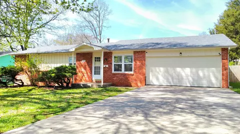 1523 S Estate Ave, Springfield, MO 65804 photo 1