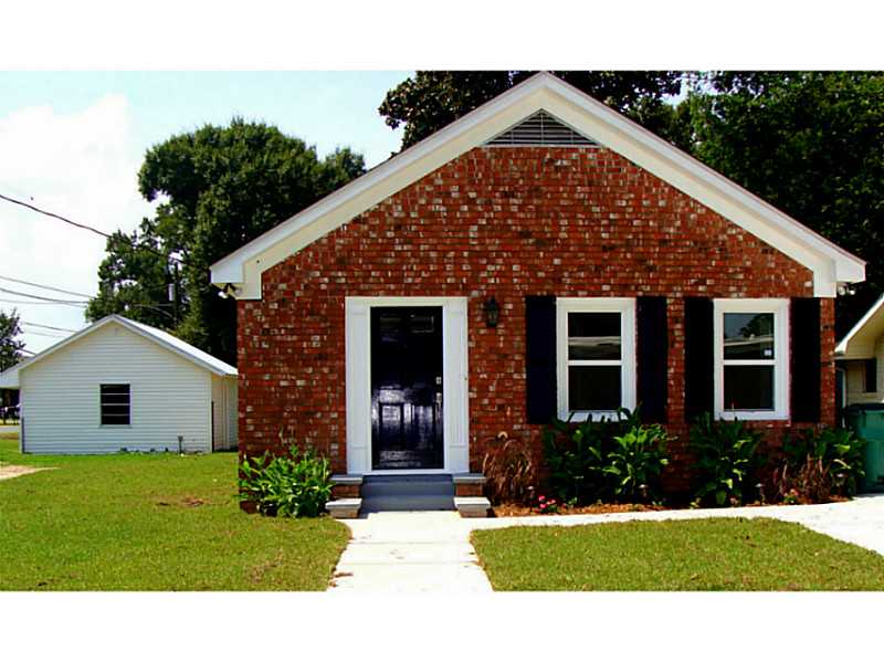 208 First St, Luling, LA 70070 photo 1