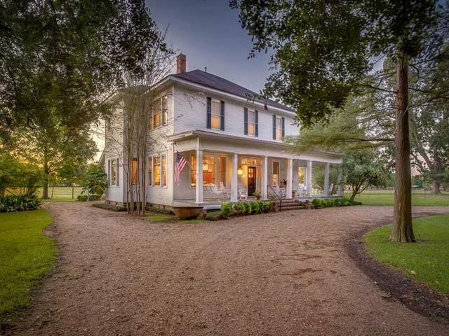 687 Chickamaw Rd, Lecompte, LA 71346