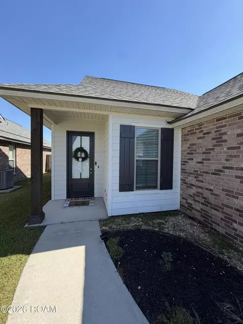 204 Adry Ln, Youngsville, LA 70592