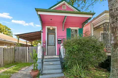 8133 Apple St, New Orleans, LA 70118