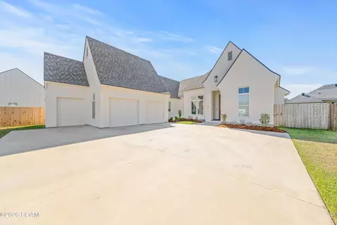 104 Silver Palm Dr, Youngsville, LA 70592