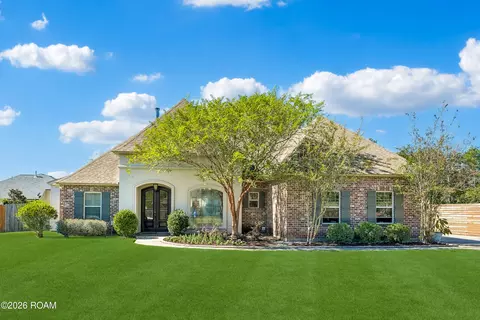477 Autumn Creek Dr, Madisonville, LA 70447
