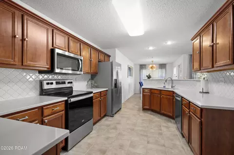 Kitchen - 1009 Deborah Dr, Slidell, LA 70461 photo 2 of 2