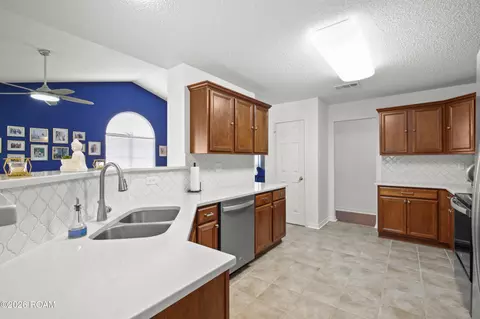 Kitchen - 1009 Deborah Dr, Slidell, LA 70461 photo 1 of 2