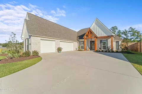 6504 Feather Rdg Dr, St. George, LA 70817