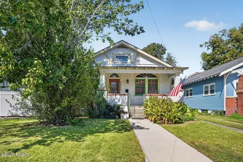 2627 Wisteria St, New Orleans, LA 70122