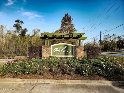 19 Arbor Ln, New Orleans, LA 70131