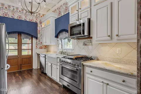 Kitchen - 2373 Chitimacha Trl, Baldwin, LA 70514 photo 1 of 4