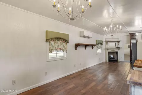 Living - 2373 Chitimacha Trl, Baldwin, LA 70514 photo 2 of 2
