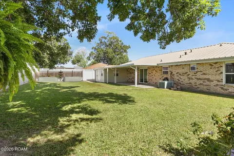 Exterior - 208 Santa Cruz Ct, Luling, LA 70070 photo 3 of 4