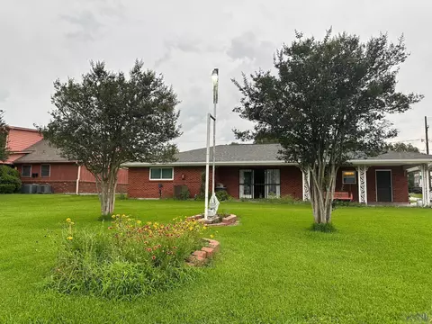 9512 E Park Ave, Houma, LA 70363