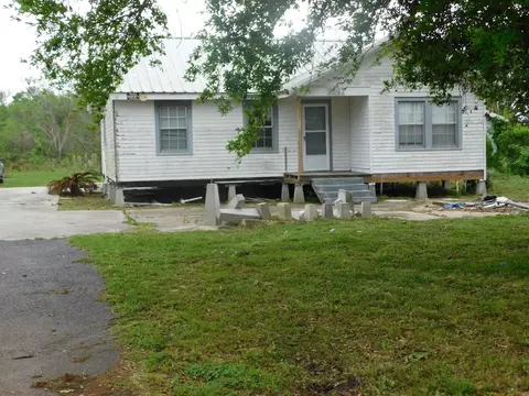 6967 Grand Caillou Rd, Houma, LA 70363