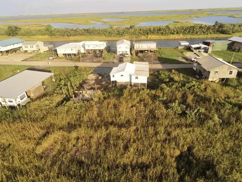 View/Area - 1058 Four Point Rd, Dulac, LA 70353 photo 1 of 2