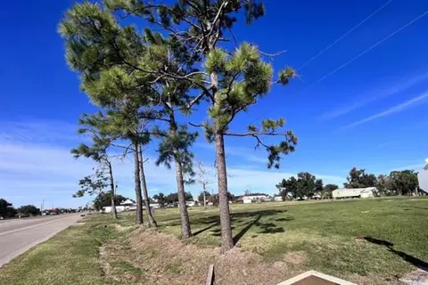 2124 S Alex Plaisance Blvd, Golden Meadow, LA 70357