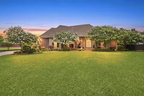 187 Regal Row, Houma, LA 70360