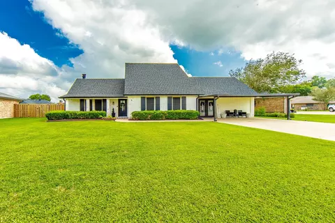 9 Summerfield Dr, Houma, LA 70360