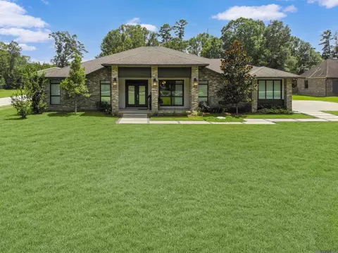 9788 Hunter Brook Ln, Denham Springs, LA 70706
