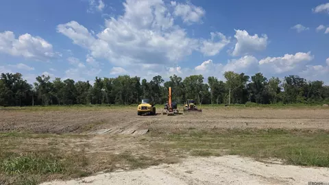 39192 W Edenborne Pkwy, Gonzales, LA 70737