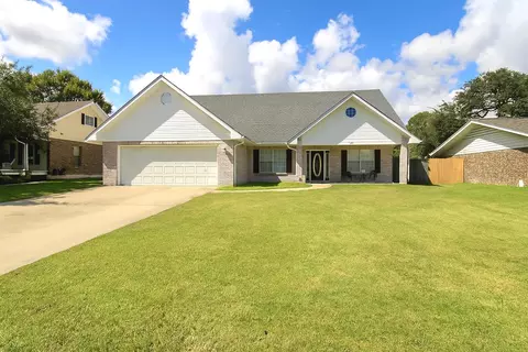 919 Delmar Ave, Bayou Vista, LA 70380