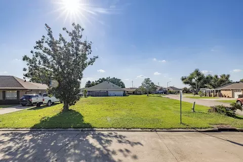 137 Presque Isle Dr, Houma, LA 70363