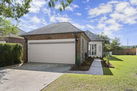 5380 Courtyard Dr, Gonzales, LA 70737