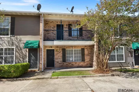 4624 Parkoaks Dr #11, Baton Rouge, LA 70816