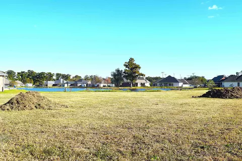138 N Eagle Dr, Houma, LA 70364