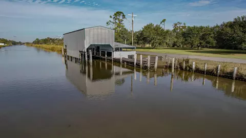 706 Highway 55, Montegut, LA 70377